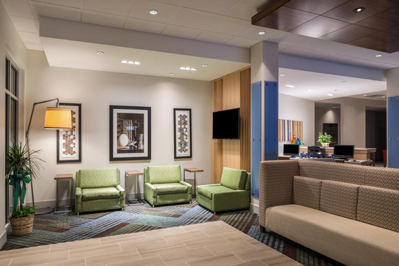 Holiday Inn Express Troy By Ihg Exterior photo